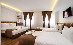 คาสติลโล โรโจ โฮเทล อิสตันบูล